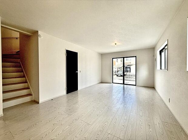 【ダイニング】■ふとした瞬間に幸せを感じる、心地よい場所