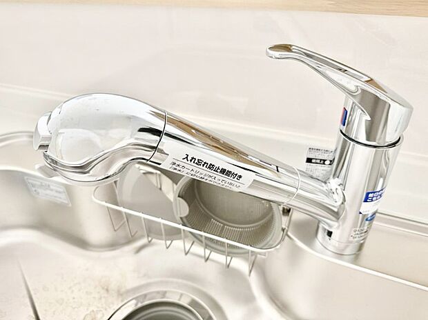 【浄水器】■清潔でおいしい水を手軽に供給してくれます