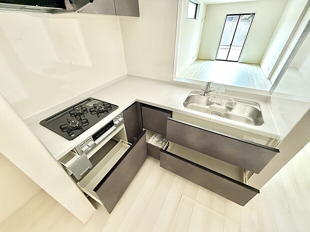 【キッチン】■シンプルで機能的、毎日使いやすいキッチン