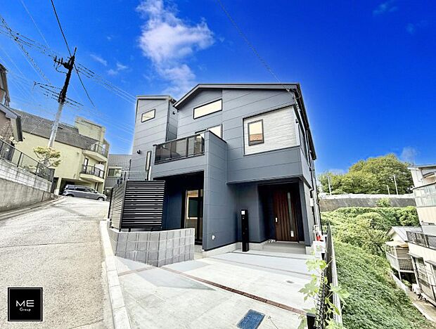 【現地外観写真】■暮らしを彩る充実した設備仕様が備わった住まい