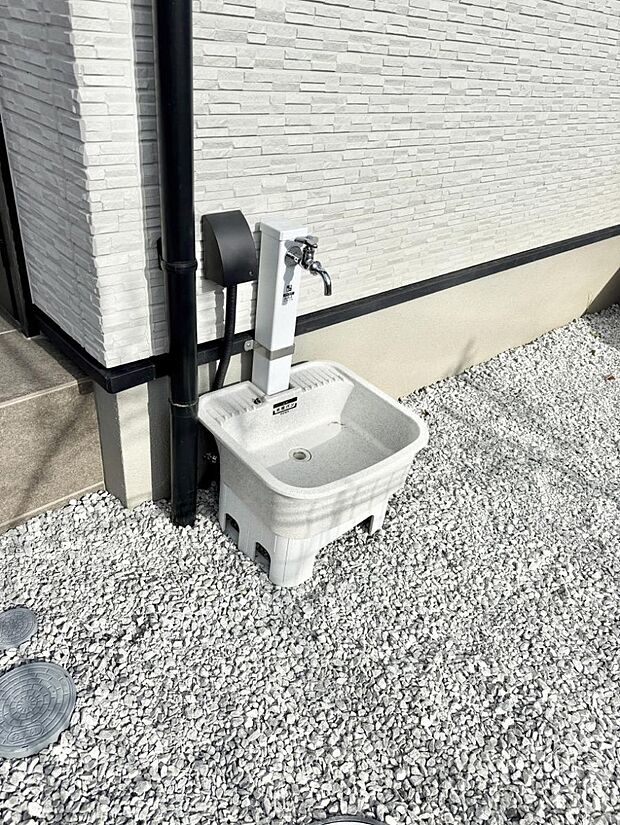 【その他現地】■ガーデニングや洗車などの際に大活躍な屋外立水栓