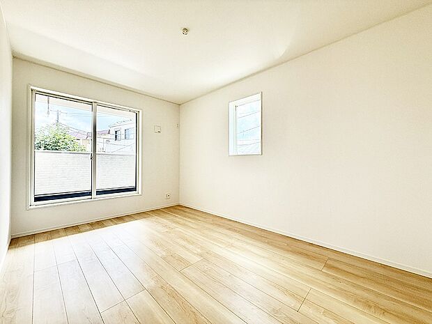 【リビング以外の居室】■清潔感あふれるお部屋で毎日を快適に過ごせます