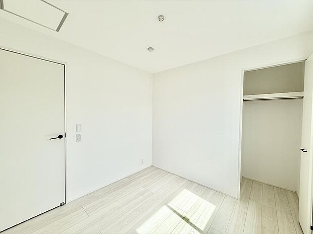 【洋室】■優雅で穏やかな時間が流れる空間