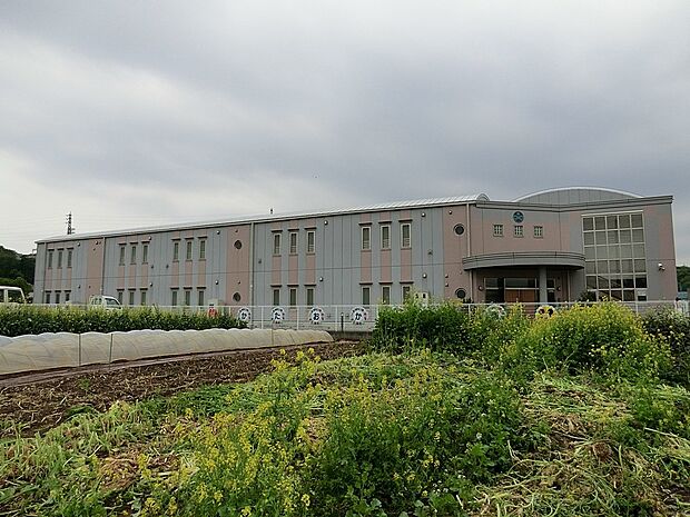 片岡幼稚園(約1,200m・徒歩15分)