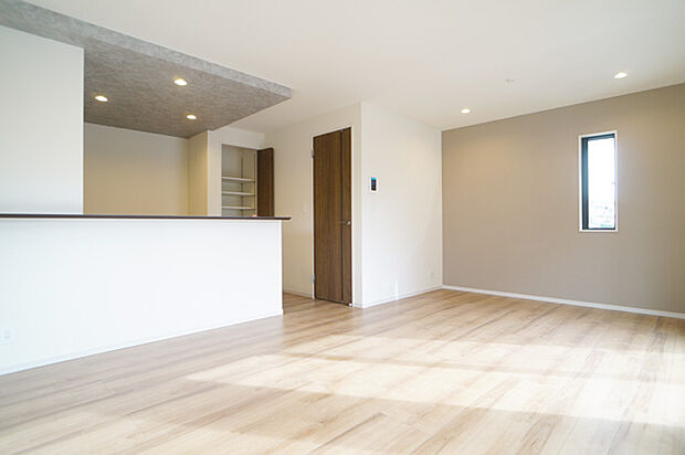 【ダイニング】■ふとした瞬間に幸せを感じる、心地よい場所