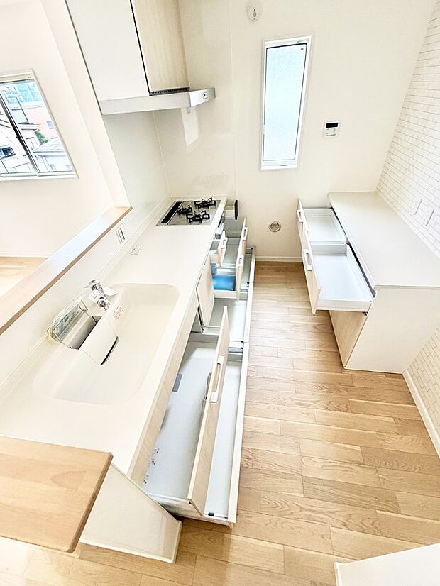 【キッチン】■家族の絆を深める、温もりのあるキッチン