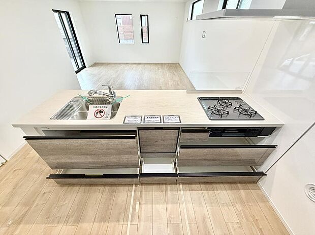 【キッチン】■家族の絆を深める、温もりのあるキッチン