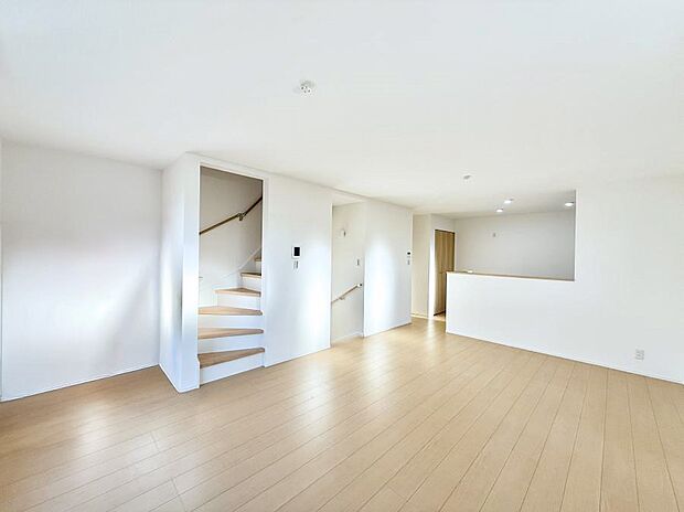 【ダイニング】■ふとした瞬間に幸せを感じる、心地よい場所