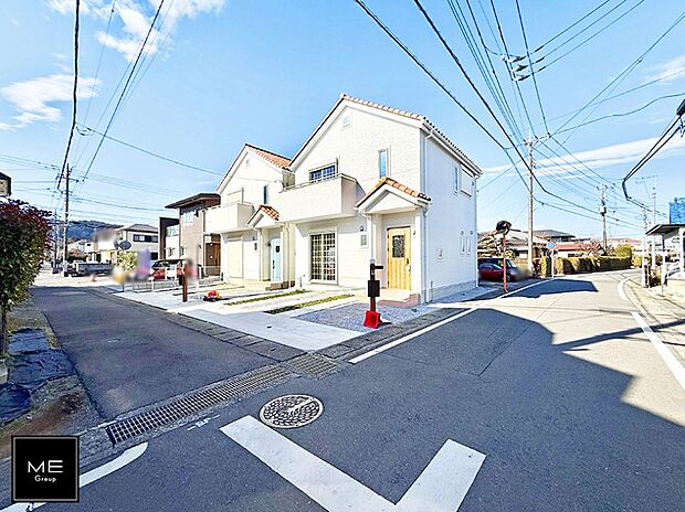 【前面道路含む現地写真】■家族みんなが笑顔で過ごせる、安心感のある住まい