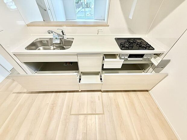 【キッチン】■アイデア広がる、クリエイティブな料理空間