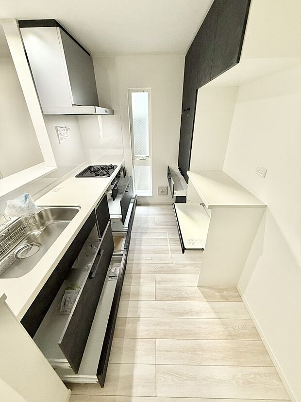 【キッチン】■家族の絆を深める、温もりのあるキッチン