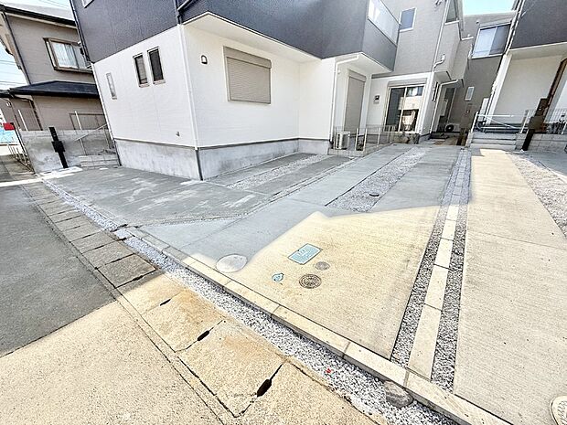 【前面道路含む現地写真】■新しい住まい、街の新しい風景