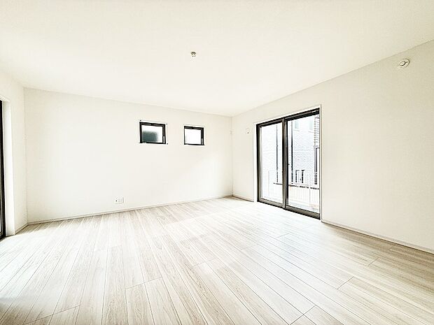 【リビング】■光と風を感じる、リラックスできる空間