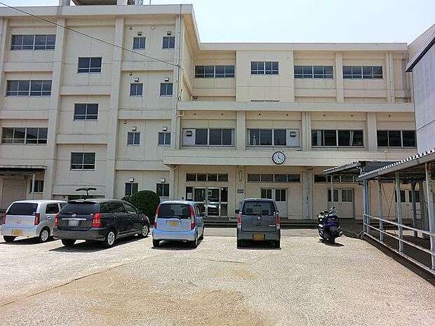 三浦市立南下浦中学校（約2,574m・徒歩33分）