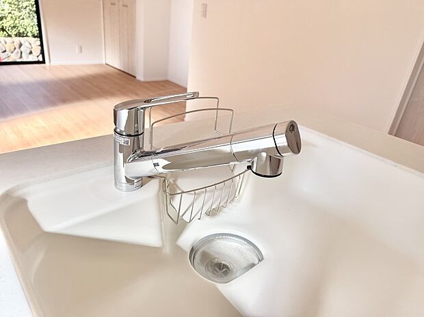 【浄水器】■清潔でおいしい水を手軽に供給してくれます