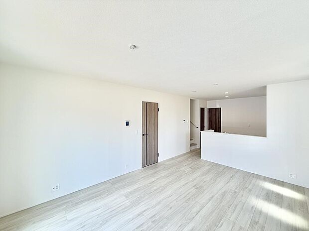 【リビング】■くつろぎと笑顔が集まる、心温まるリビング