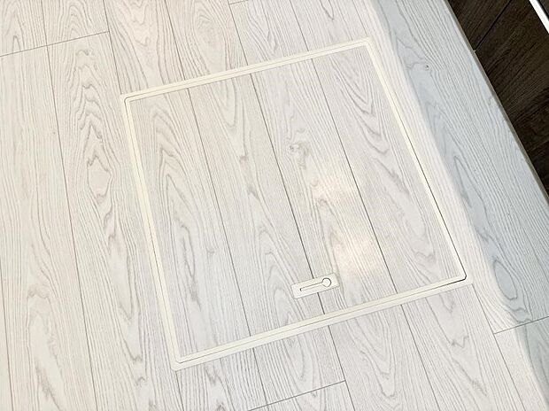 【床下収納】■隠れた収納スペースで家全体がスッキリ