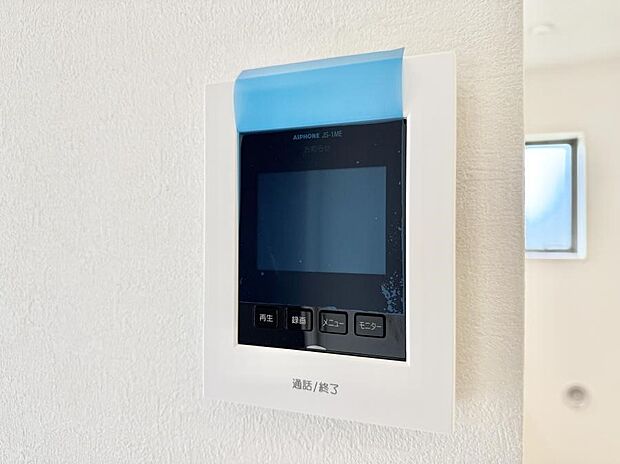 【TVモニター付インターフォン】■訪問者を確認できて安心感が増します