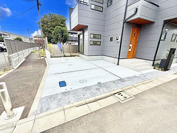 【駐車場】■自宅にある駐車スペースなので安心ですね