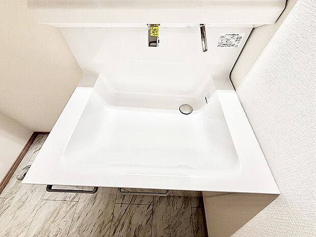 【ハンドシャワー付洗面台】■手洗いや顔を洗う時も快適に使える便利なシャワー