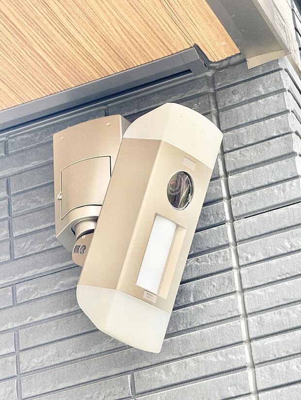 【防犯カメラ】■防犯カメラがあると、犯罪の抑止になるので安心です。