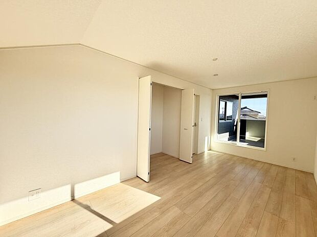 【リビング以外の居室】■シンプルで使いやすい空間がスッキリ感じられます