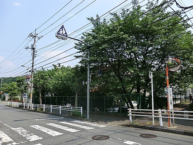 八王子市立宇津木台小学校(約700m・徒歩9分)