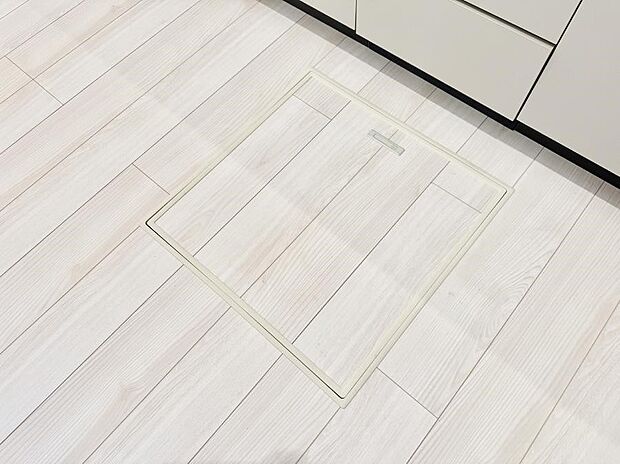 【床下収納】■隠れた収納スペースで家全体がスッキリ