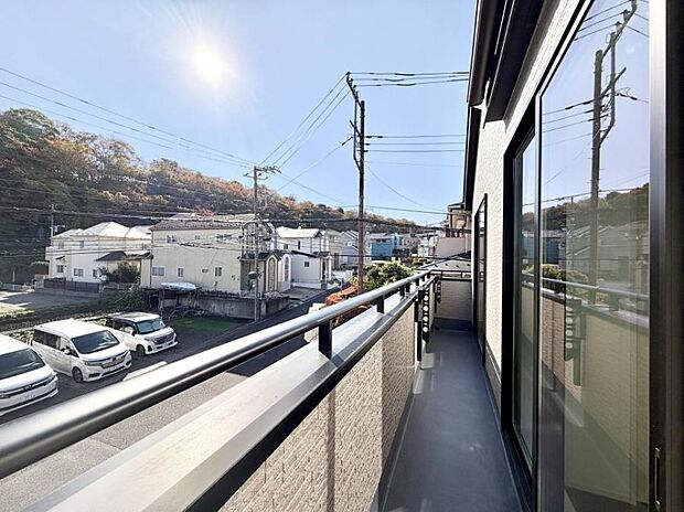 【バルコニー】■ 空を眺めながら、ほっと一息つける特別な空間