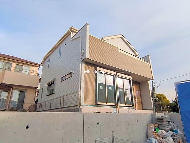 【現地外観写真】■家族みんなが笑顔で過ごせる、安心感のある住まい