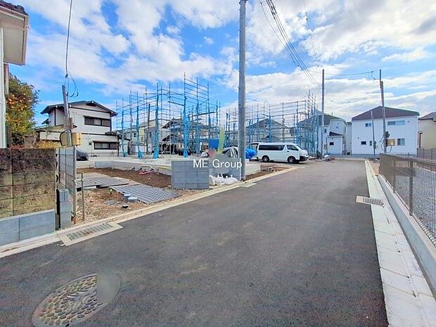 【前面道路含む現地写真】■優雅なラインが、毎日を引き立てます