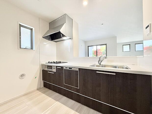 【ダイニングキッチン】■キレイに片付く、使いやすいキッチン