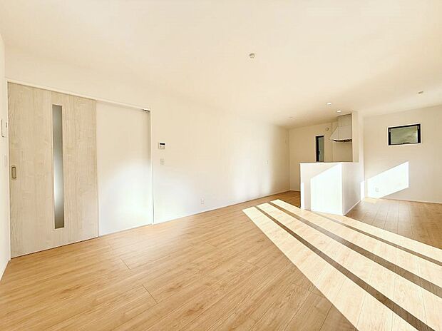 【リビング】■家族の時間を彩る、快適で癒される空間