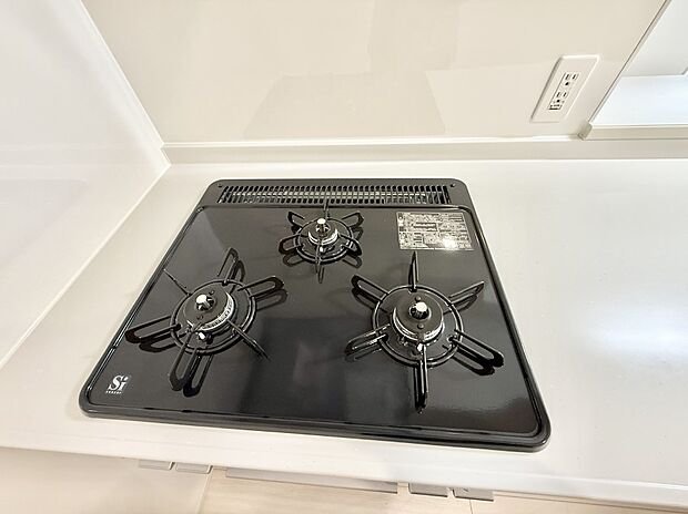 【3口ガスコンロ】■複数の鍋が同時に使えますね