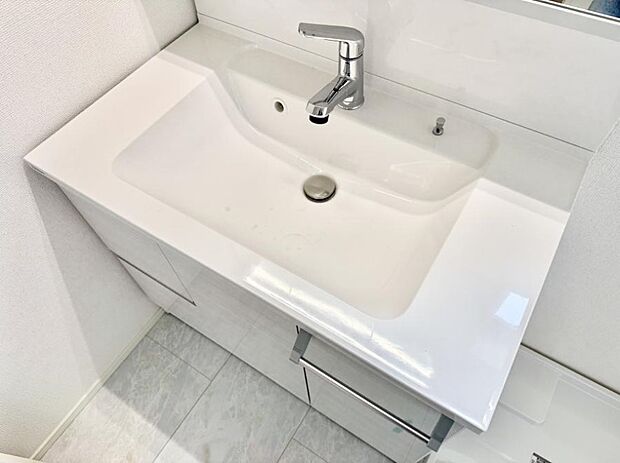 【ハンドシャワー付洗面台】■手洗いや顔を洗う時も快適に使える便利なシャワー