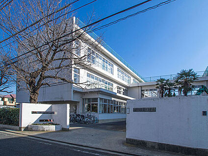 立川市立第十小学校　 1100m(14分)