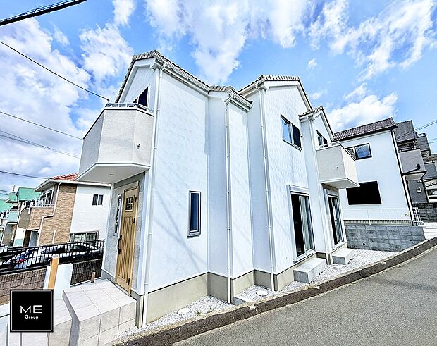 【現地外観写真】1号棟  ■暮らしを彩る充実した設備仕様が備わった住まい