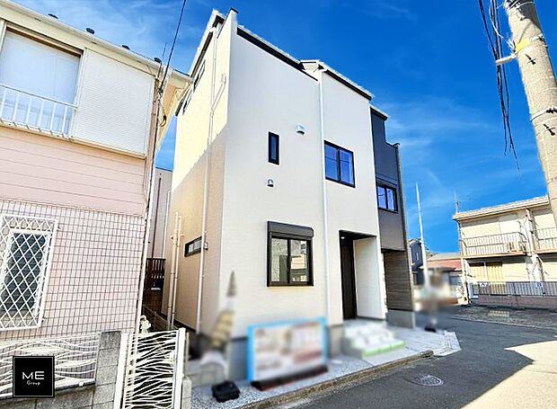 【現地外観写真】■暮らしを彩る充実した設備仕様が備わった住まい