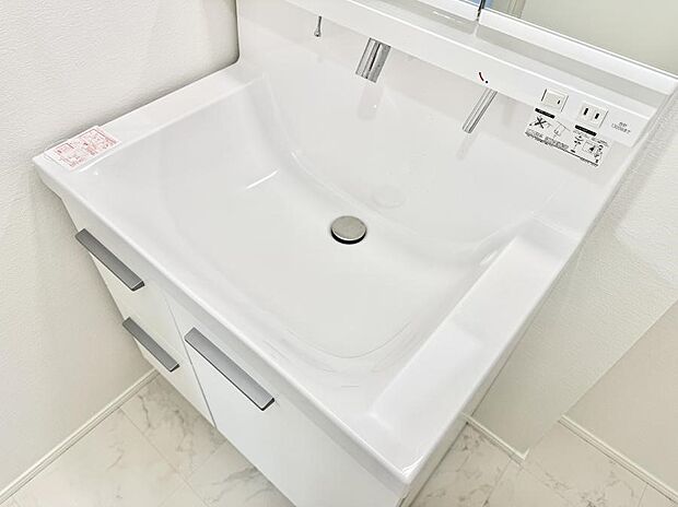 【ハンドシャワー付洗面台】■手洗いや顔を洗う時も快適に使える便利なシャワー