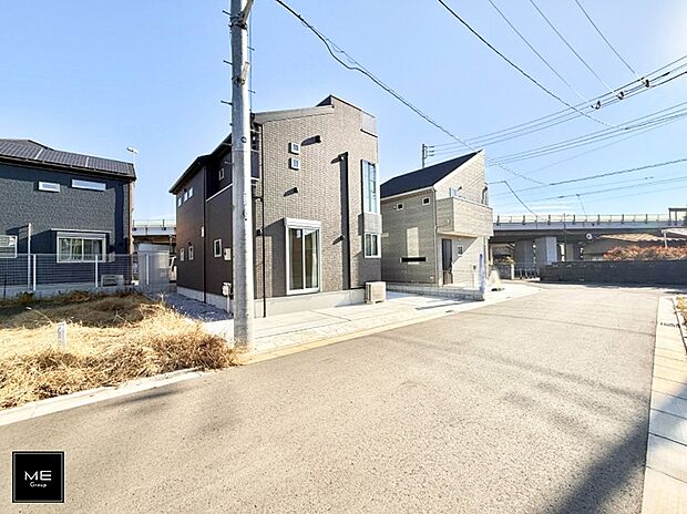 【前面道路含む現地写真】■新しい住まい、街の新しい風景