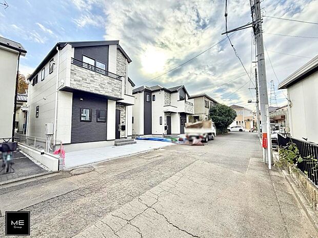 【前面道路含む現地写真】■家族とのお出かけが楽しくなる環境です