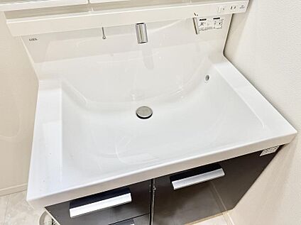 ハンドシャワー付洗面台