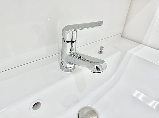 【ハンドシャワー付洗面台】■手洗いや顔を洗う時も快適に使える便利なシャワー