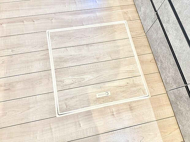 【床下収納】■隠れた収納スペースで家全体がスッキリ