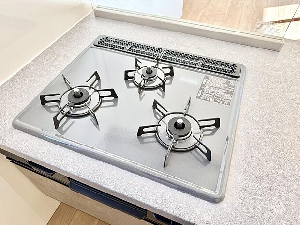 【3口ガスコンロ】■一度に多くの料理ができ便利で効率的