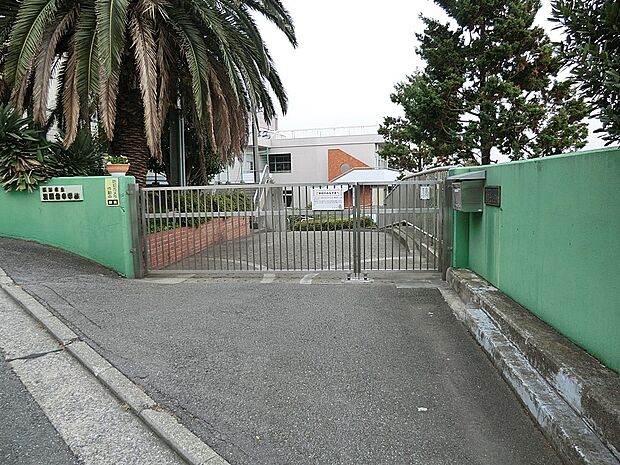 横浜市立浅間台小学校（約558m・徒歩7分）