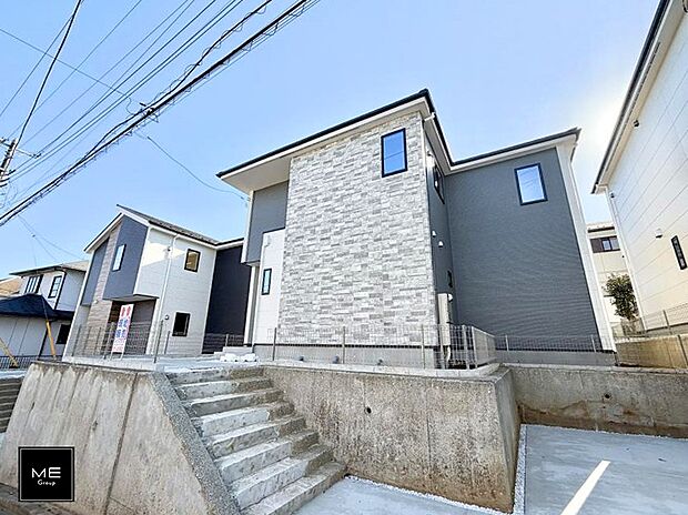 【現地外観写真】■暮らしを豊かにする充実した仕様設備で快適に