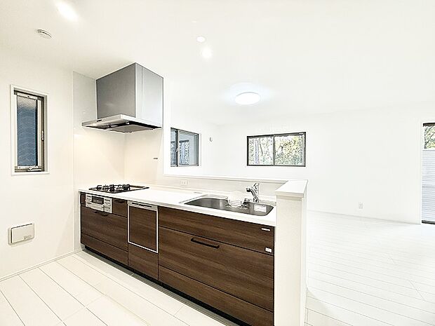 【ダイニングキッチン】■キレイに片付く、使いやすいキッチン