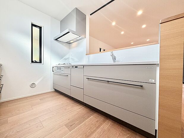 【ダイニングキッチン】■キレイに片付く、使いやすいキッチン