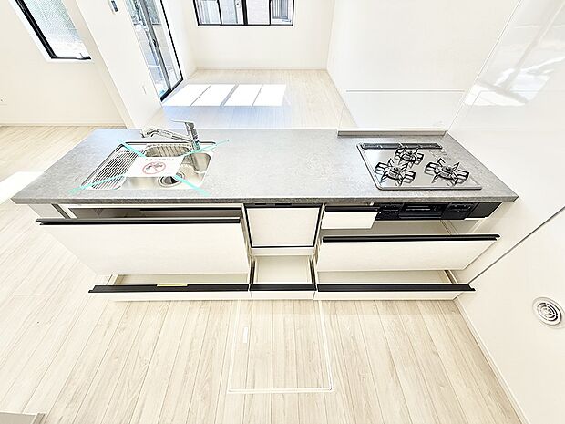 【キッチン】■アイデア広がる、クリエイティブな料理空間